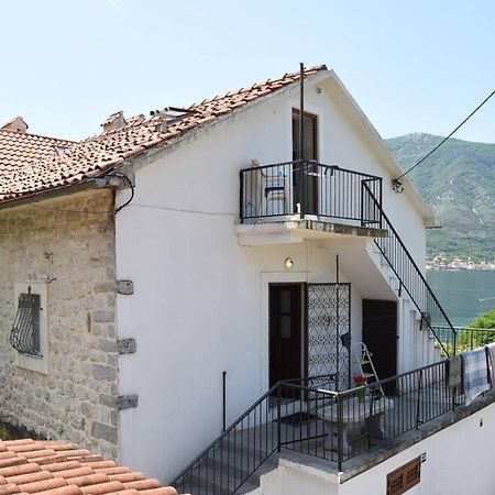 Mansarda Apartment Kotor Exteriör bild
