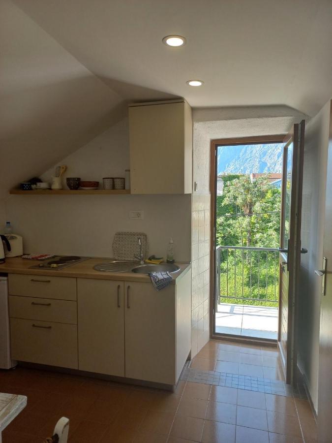 Mansarda Apartment Kotor Exteriör bild