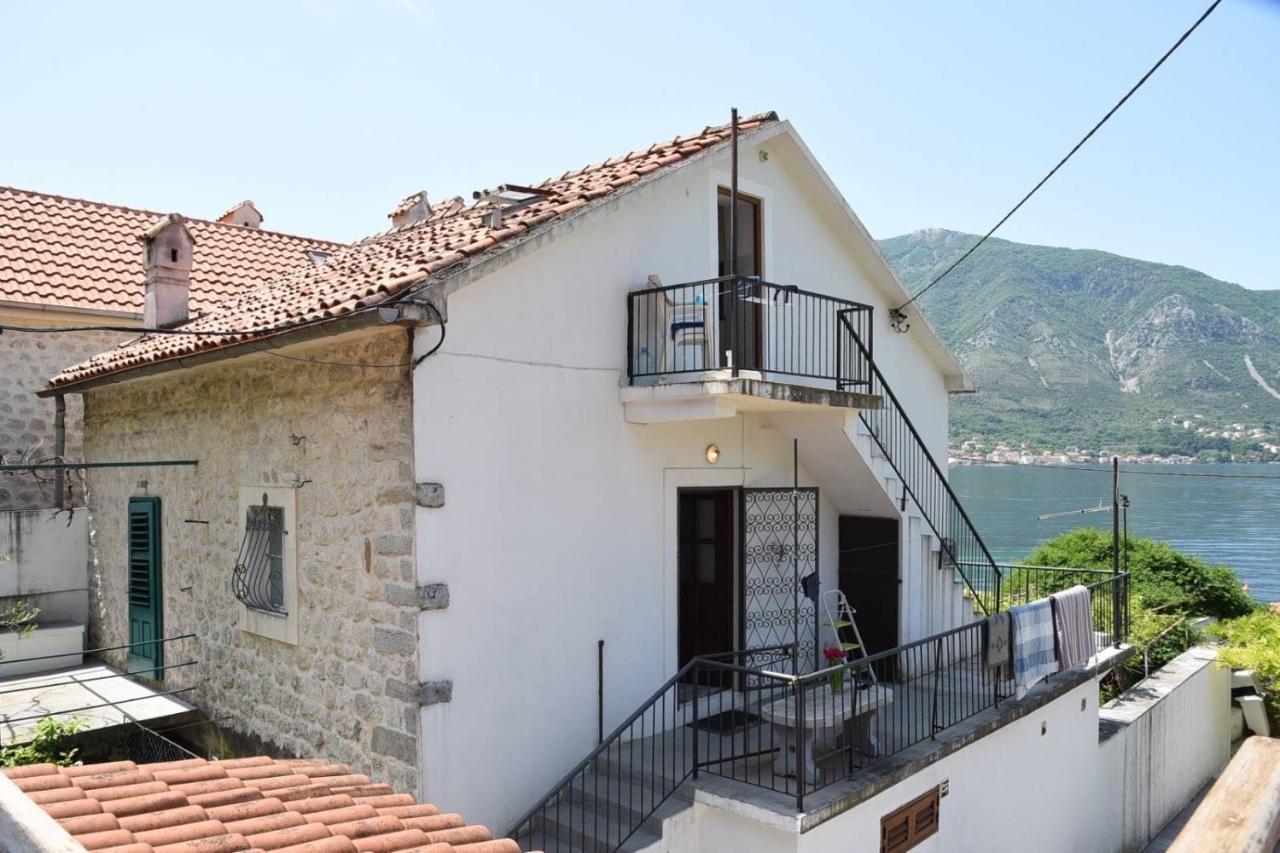 Mansarda Apartment Kotor Exteriör bild